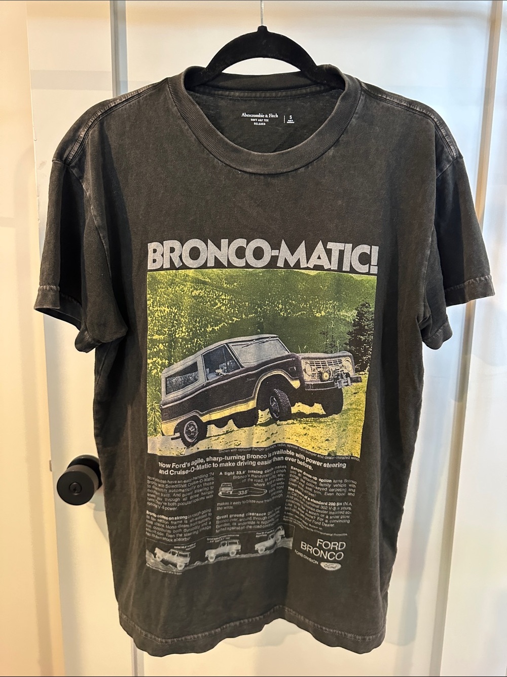 Abercrombie & Fitch Black Graphic 'Bronco-Matic' Short Sleeve Tee